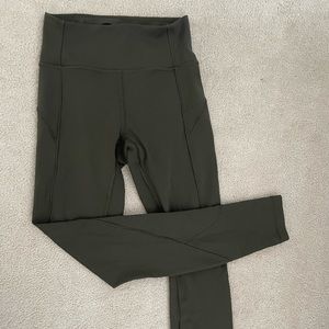 Dark green Lululemon leggings